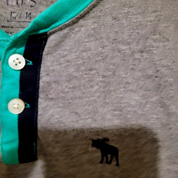 Abercrombie kids button up tee. 13/12 - Picture 3 of 5